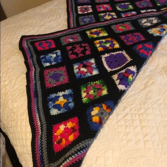 Vintage Granny Square Black Afghan Crochet Runner Bed Pillow Cover Topper 53x26 - Picture 4 of 7